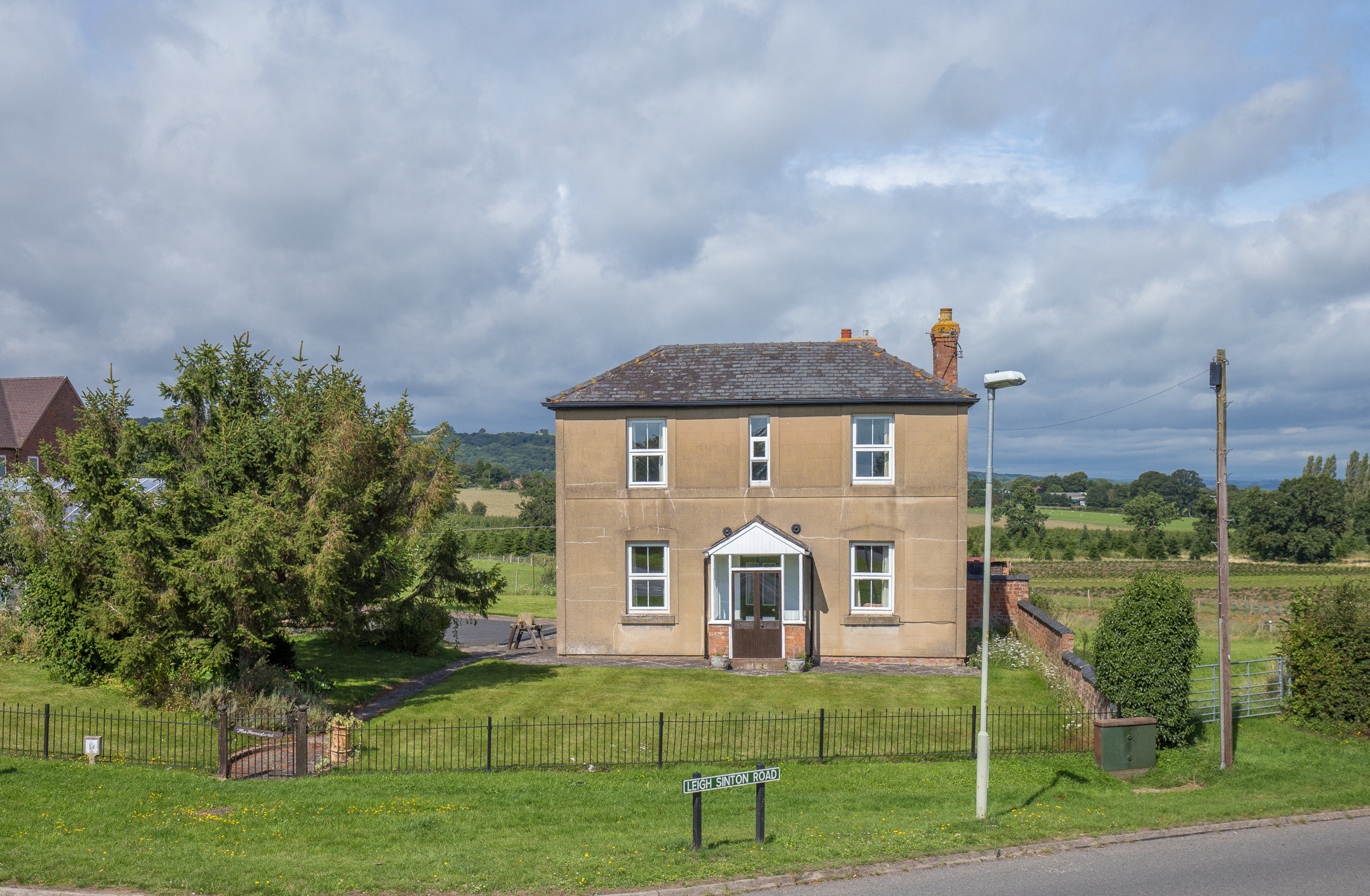 The Homestead, Halfkey Road, Malvern, WR14 1UL